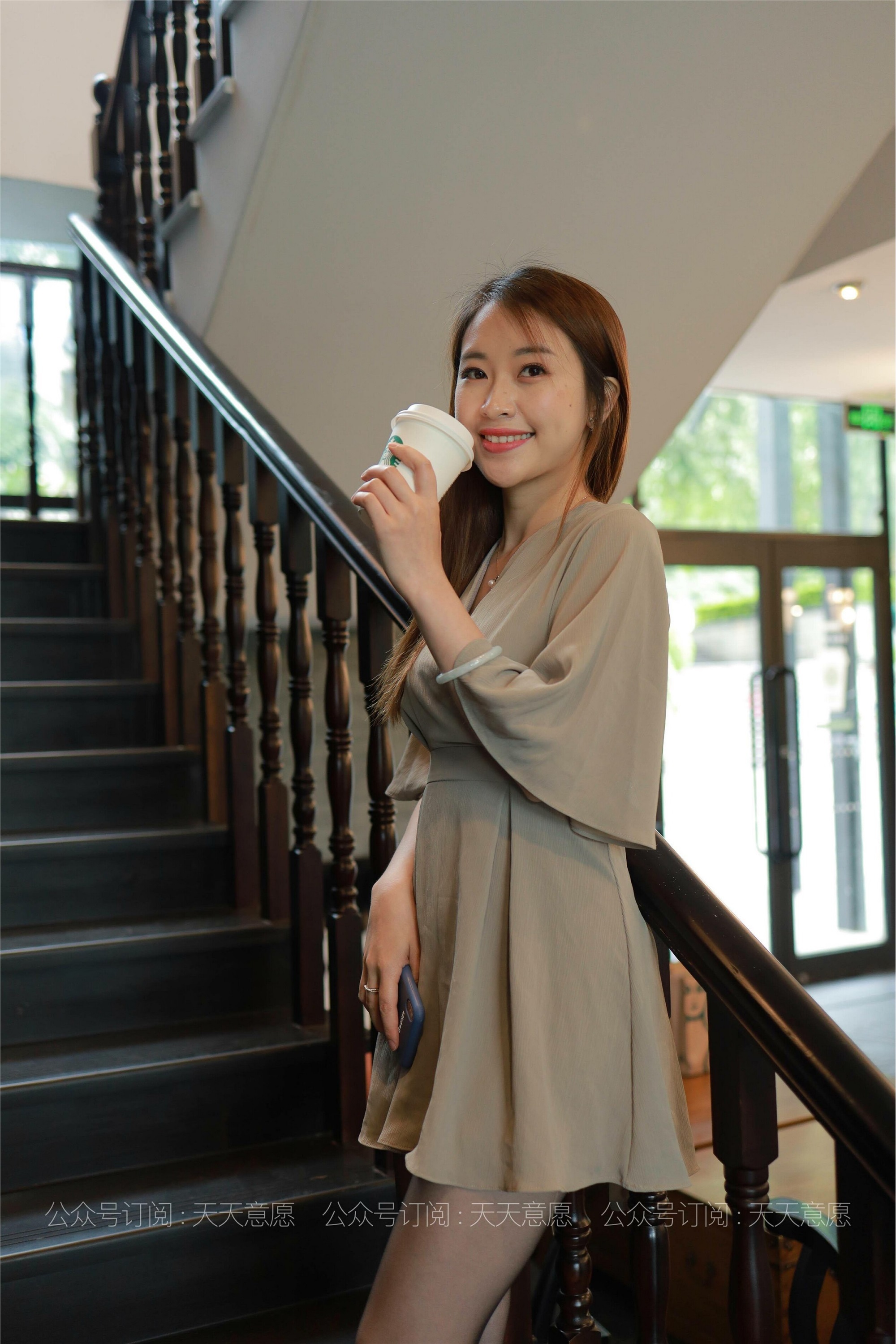 IESS异思趣向  2021.06.09 丝享家827：小婕《红色跟底一身轻》